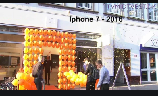 Morgen køen udenfor Applebutikken i Viborg da iPhone 7 blev sat til salg.......